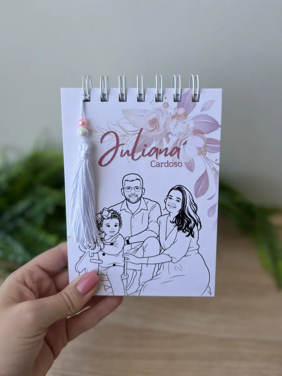 Bloquinho com ilustração de família