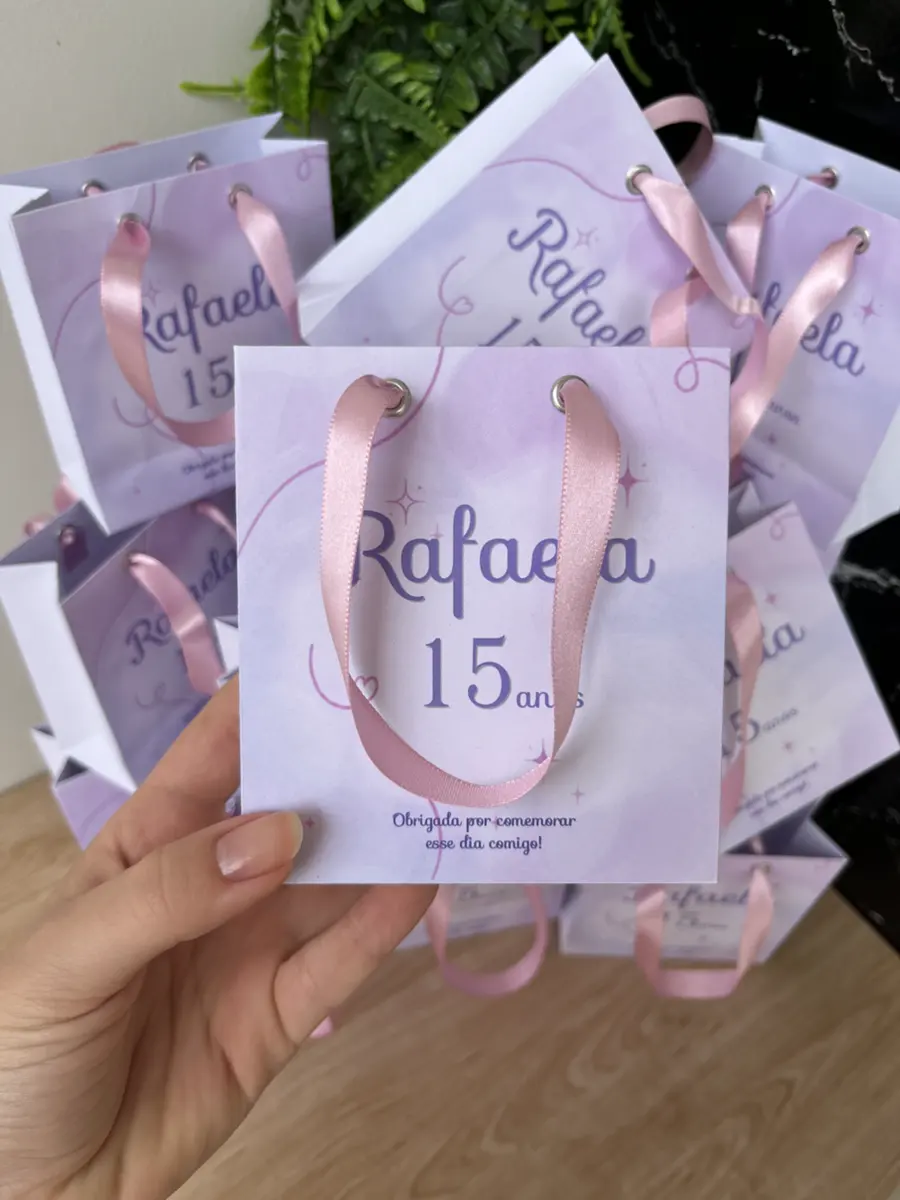 Sacolinhas de 15 anos com fita rosa